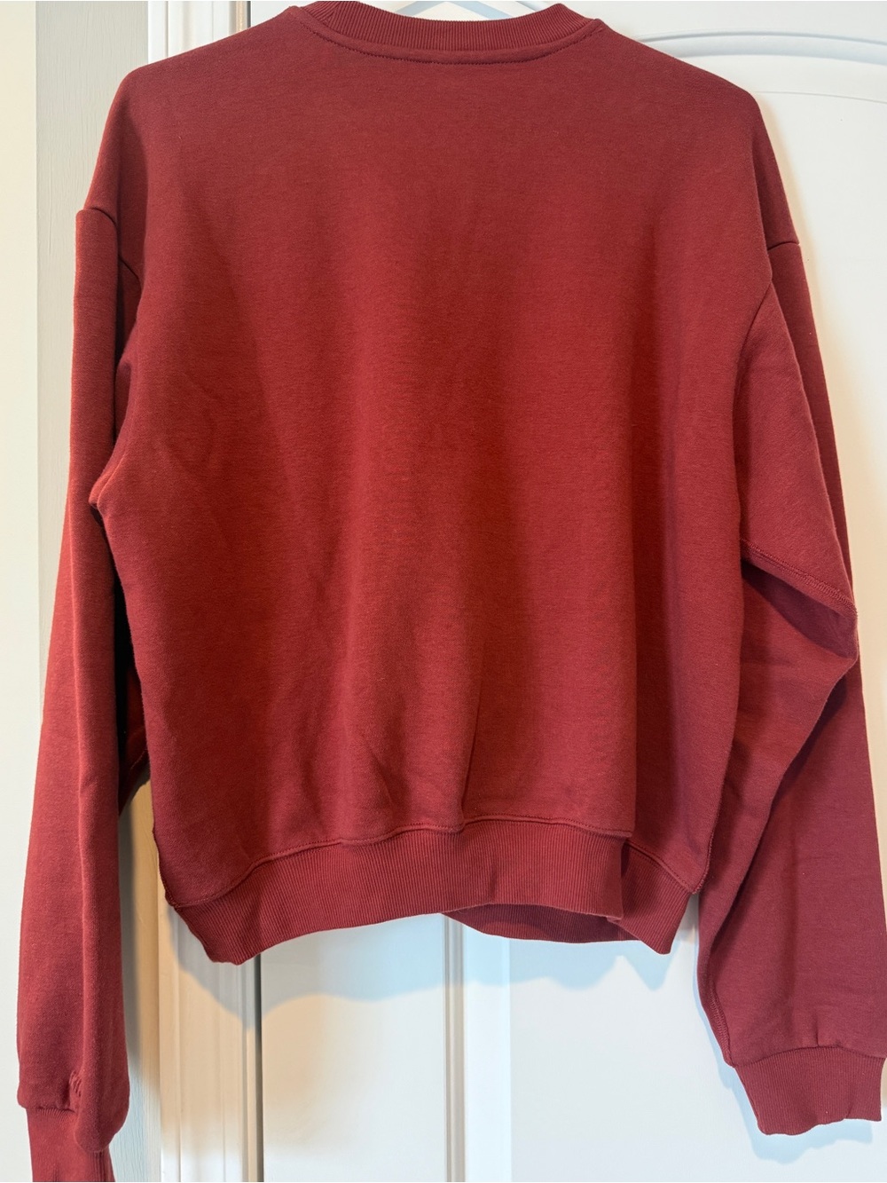 Skims Crewneck Sweatshirt Size Medium in Merlot New with tags!! - Picture 2 of 3